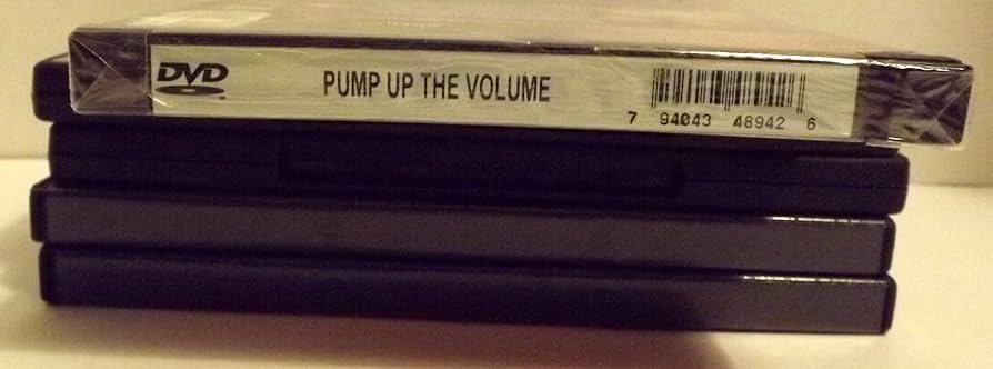 Amazon.com: Pump Up the Volume [DVD] : Christian Slater